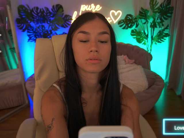 FataleNellie live cam on BongaCams