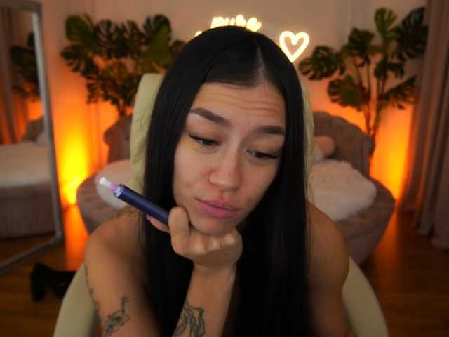 FataleNellie live cam on BongaCams