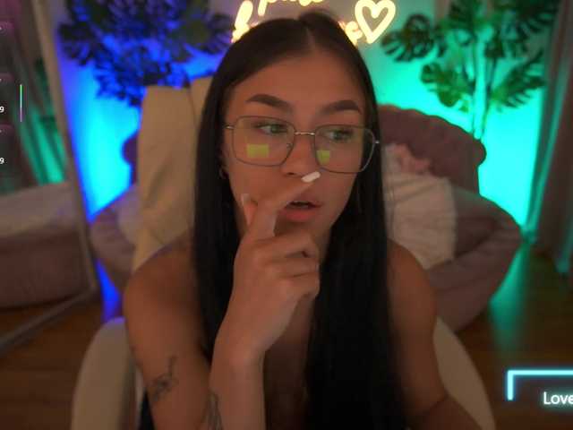 FataleNellie live cam on BongaCams