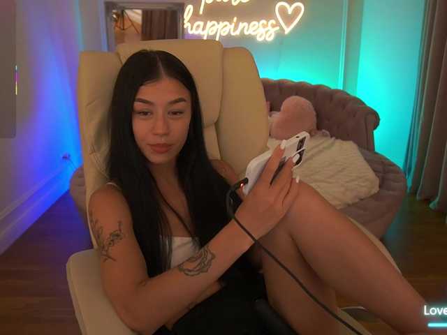 FataleNellie live cam on BongaCams
