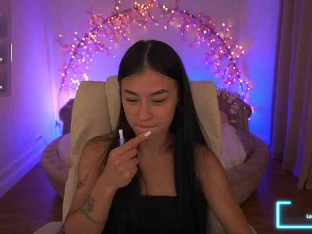 fatalenellie's live room