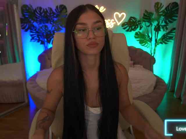 fatalenellie's live room