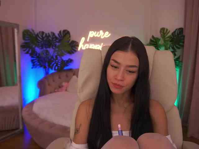 fatalenellie's live room