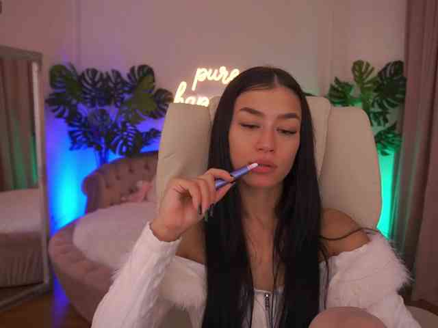 fatalenellie's live room