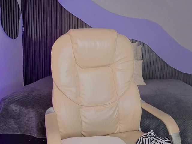 Nicolle-mariee live cam on BongaCams