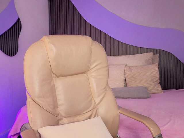 Nicolle-mariee live cam on BongaCams