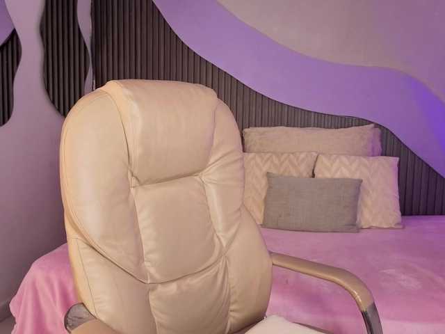 Nicolle-mariee live cam on BongaCams