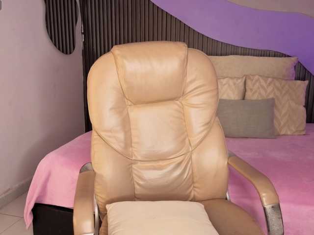 Nicolle-mariee live webcam show