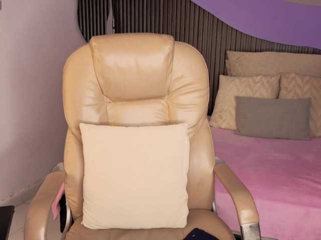 Nicolle-mariee live webcam show