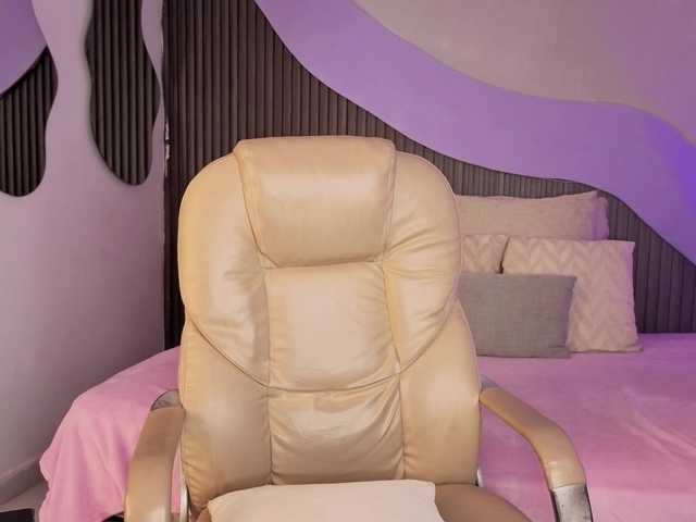 Nicolle-mariee live cam on BongaCams