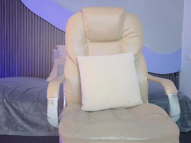 Nicolle-mariee live cam on BongaCams