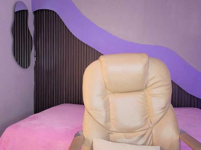 Nicolle-mariee live cam on BongaCams