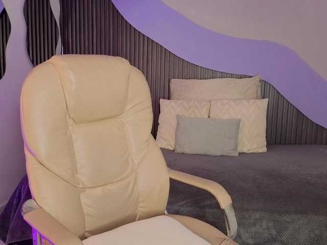 Nicolle-mariee live cam on BongaCams