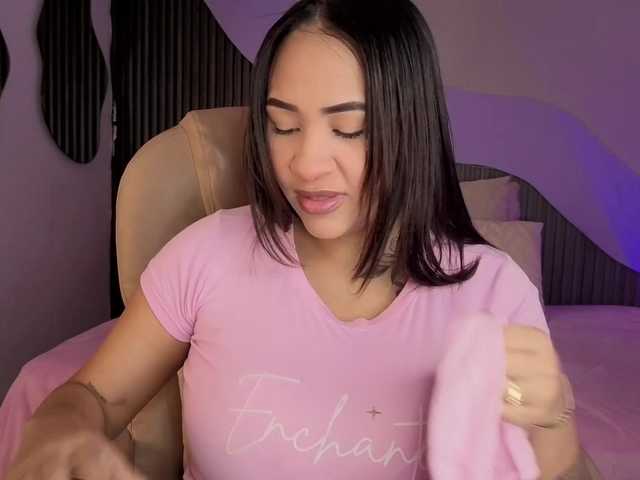 Nicolle-mariee live cam on BongaCams