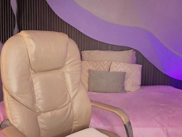Nicolle-mariee live cam on BongaCams