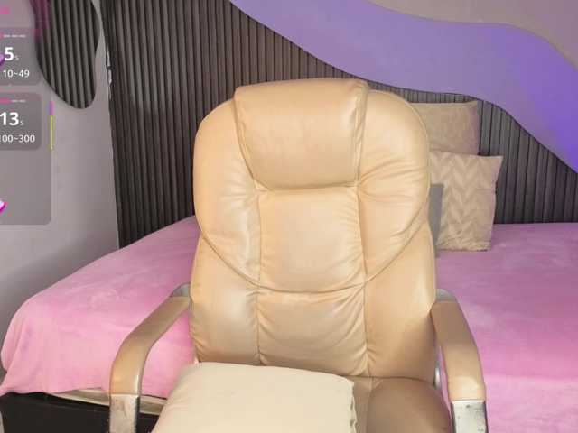 Nicolle-mariee live cam on BongaCams