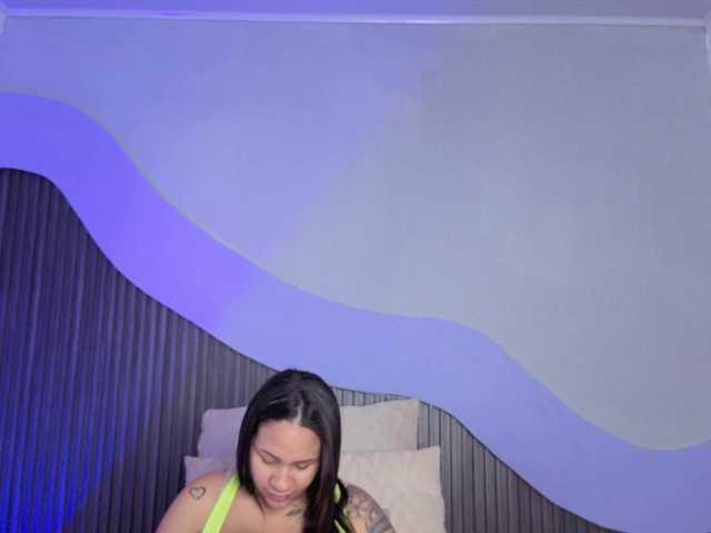 Nicolle-mariee live cam on BongaCams