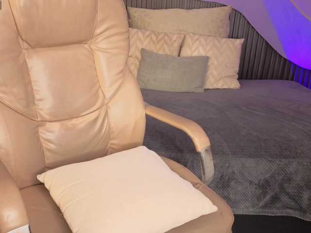 Nicolle-mariee live webcam show