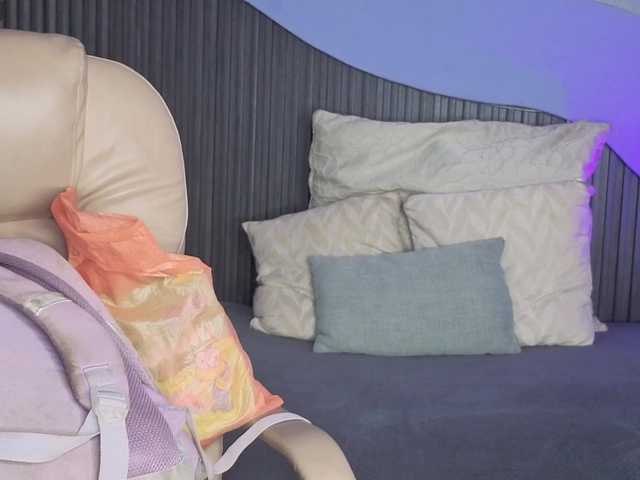 Nicolle-mariee live cam on BongaCams