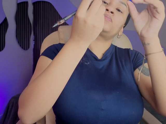 Nicolle-mariee live cam on BongaCams