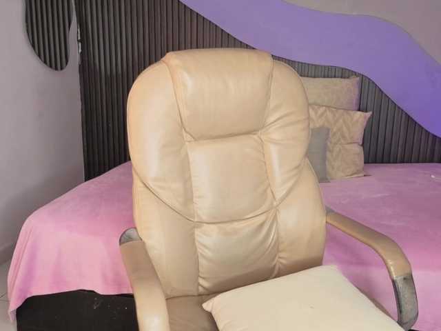 Nicolle-mariee live cam on BongaCams