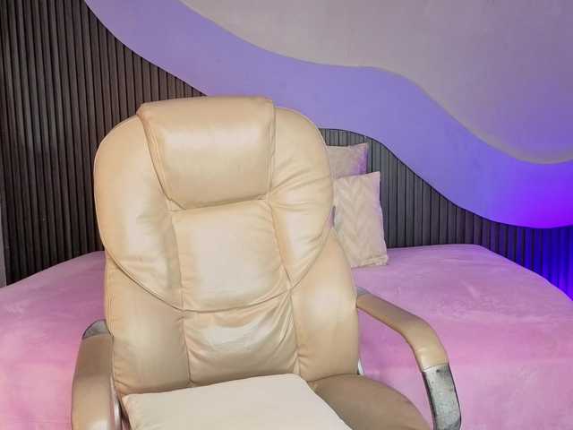 Nicolle-mariee live cam on BongaCams