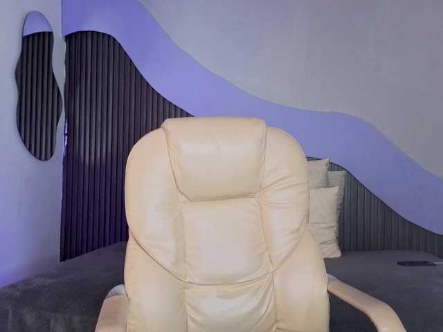 Nicolle-mariee live cam on BongaCams