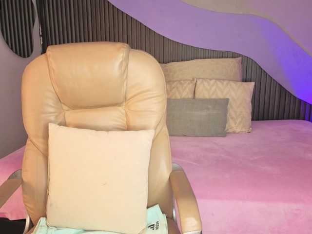 Nicolle-mariee live cam on BongaCams