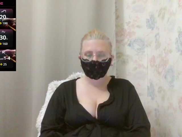 Lilithaa live cam on BongaCams
