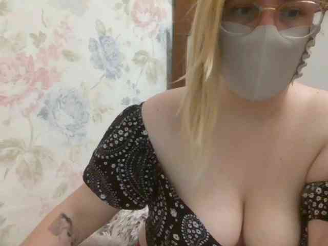 Lilithaa webcam
