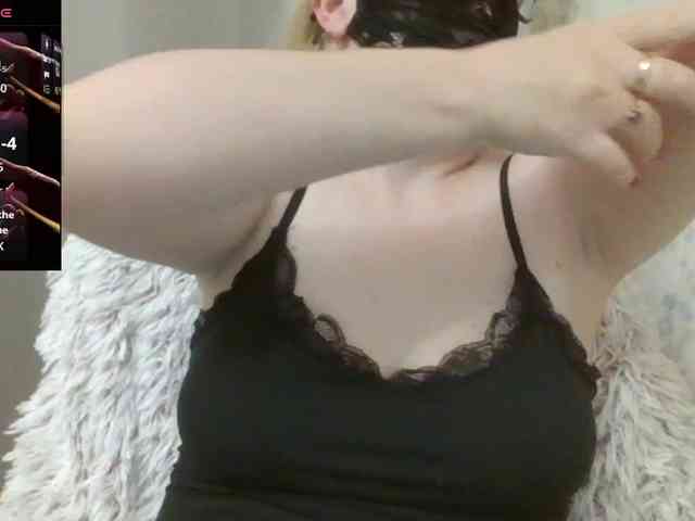 Lilithaa webcam