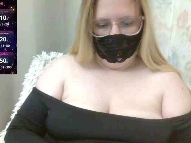 Lilithaa webcam