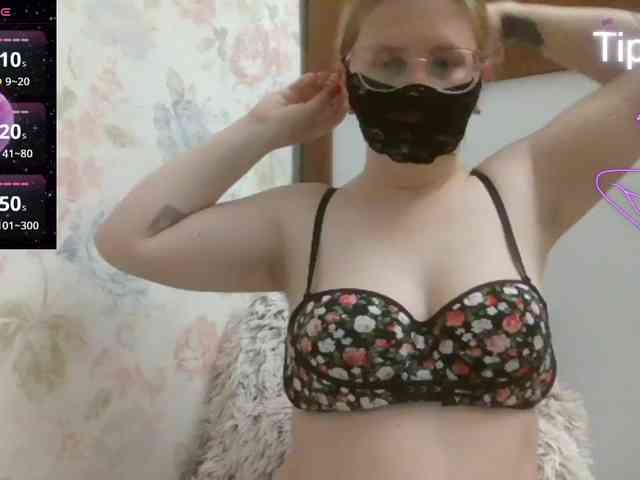Lilithaa webcam