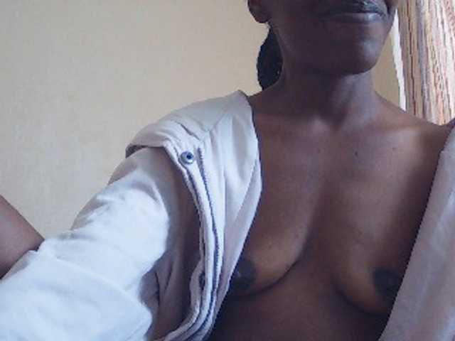 MlleKali live cam on BongaCams