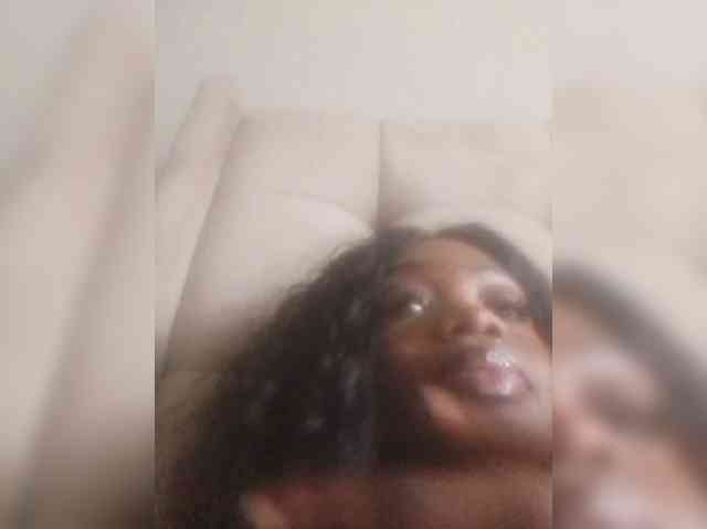 NaughtyCherie webcam