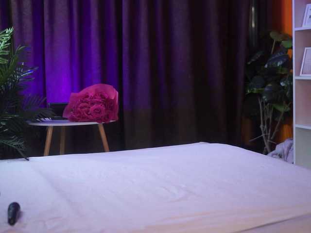 MeghanHazel's BongaCams show and profile