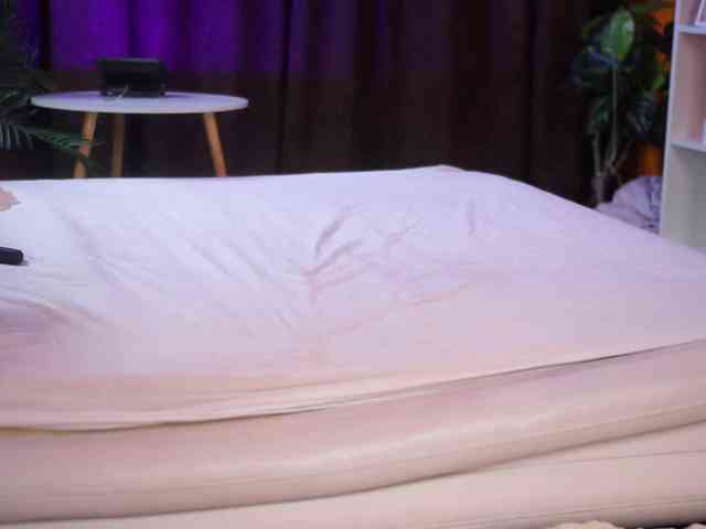 MeghanHazel webcam