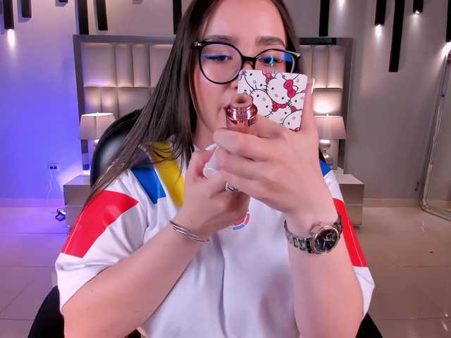 SarahRhodes live cam on BongaCams