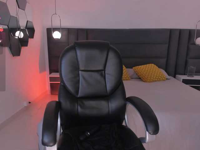 SarahRhodes live cam on BongaCams