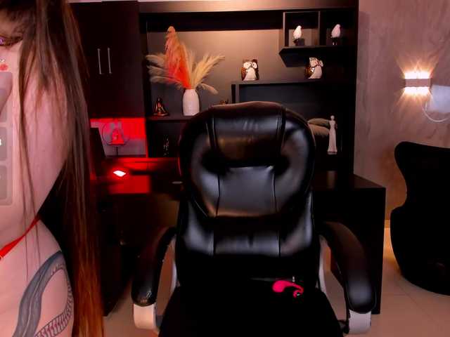 SarahRhodes live cam on BongaCams
