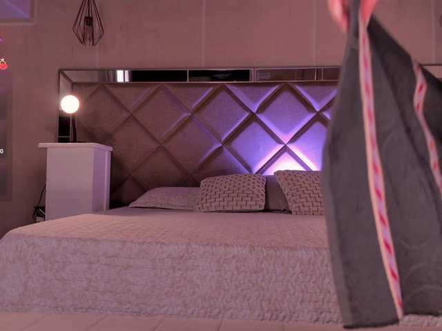 SarahRhodes live cam on BongaCams