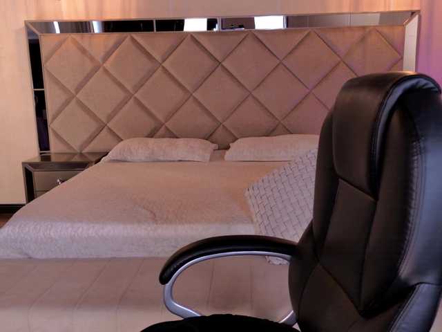 SarahRhodes live cam on BongaCams