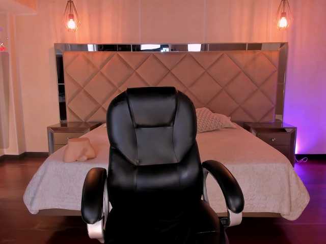 SarahRhodes live webcam show