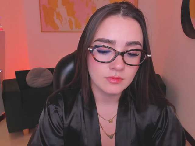 SarahRhodes live cam on BongaCams