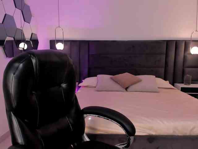 SarahRhodes webcam