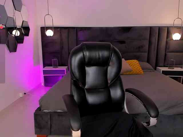 SarahRhodes webcam