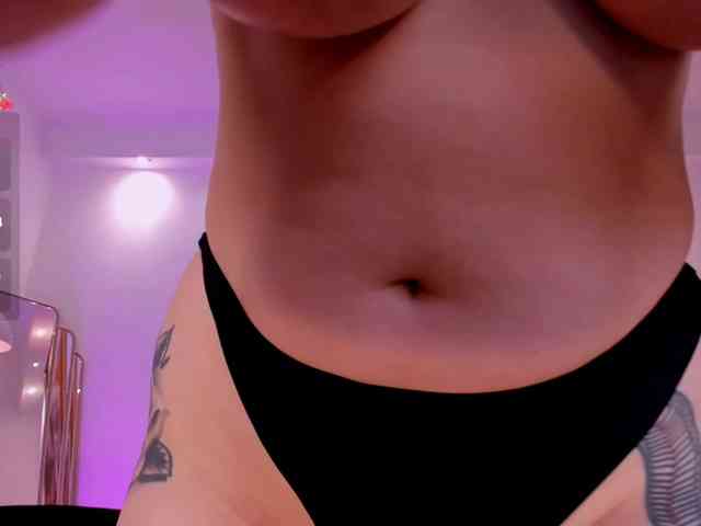 SarahRhodes webcam