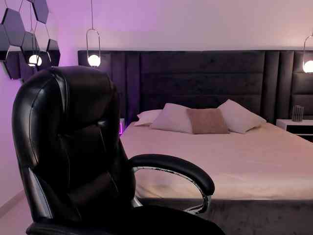 SarahRhodes webcam