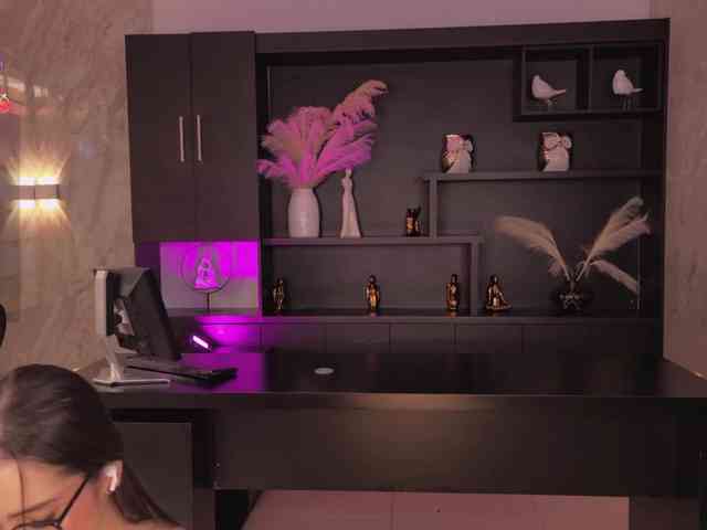 SarahRhodes webcam