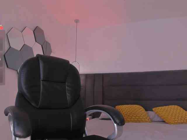 SarahRhodes webcam